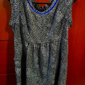 Motherhood Materity Top. Size Medium.